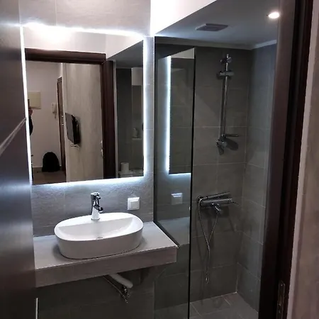 Navarino Jacuzzi Studio Apartment