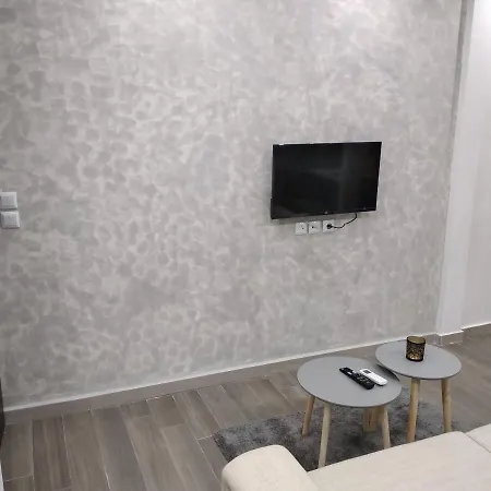 Navarino Jacuzzi Studio Apartment