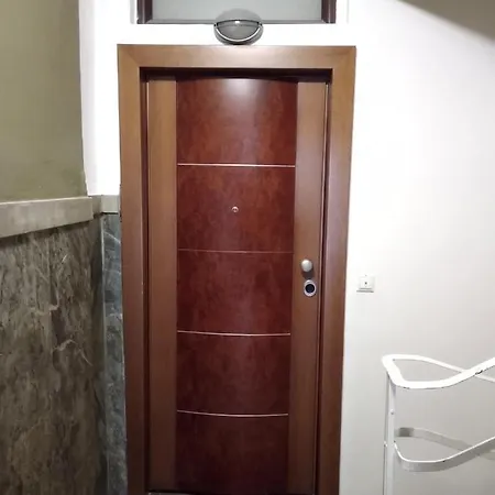 Navarino Jacuzzi Studio 公寓